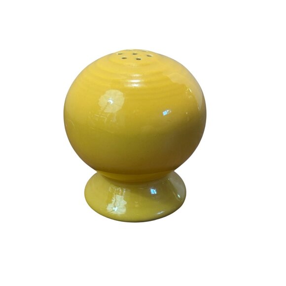 Fiesta Ware 7 Hole Ball Salt or Pepper Shaker Yellow Round Shape Vintage 1950s - Picture 2 of 6
